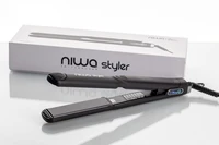 Découvrez le NIWA Styler Black sur keune.ch, un outil de coiffage professionnel. Grâce à la dernière technologie Nano-Céramique, vous pouvez profiter de cheveux lisses, brillants et sans frisottis.